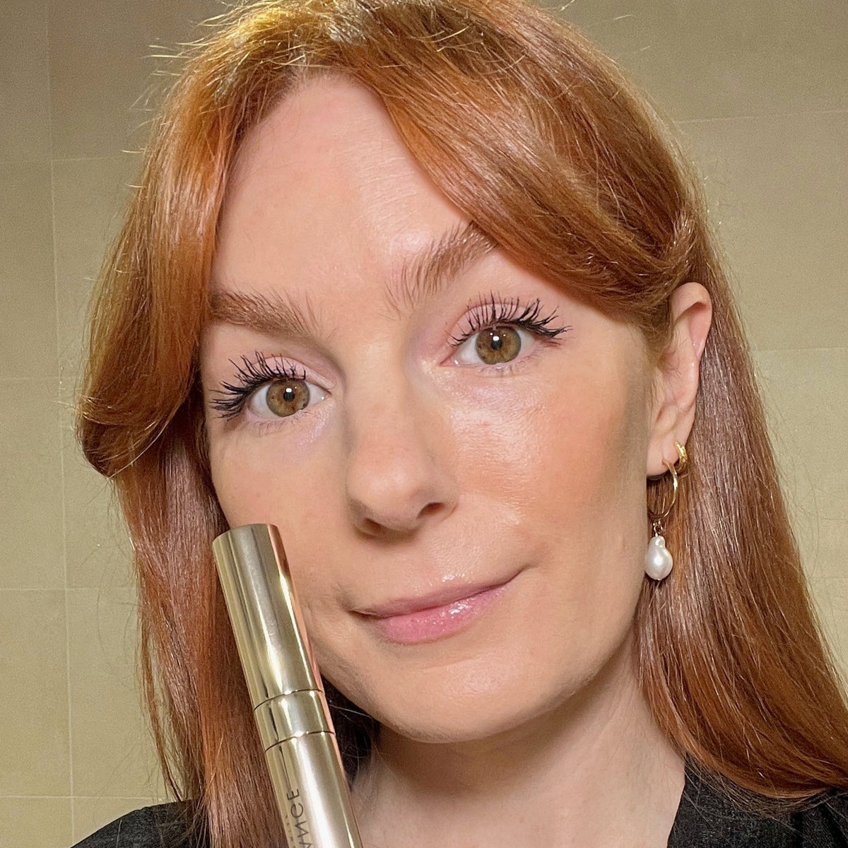 Long lashes amplified by hourglass brush with a vegan, clean mascara formula